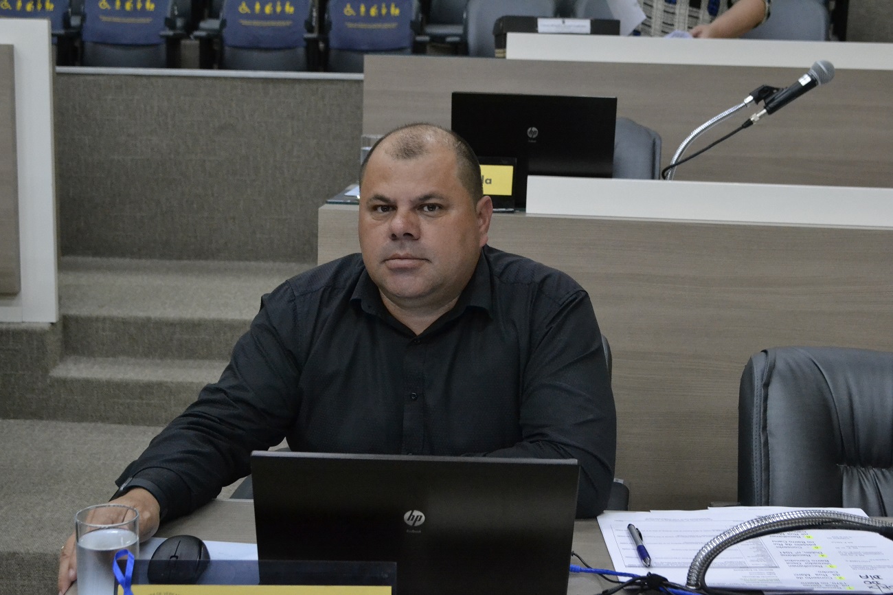 05/03/2020 - Fernando Lourenço protocola projeto de lei sobre comércio de alimento em Novo Hamburgo