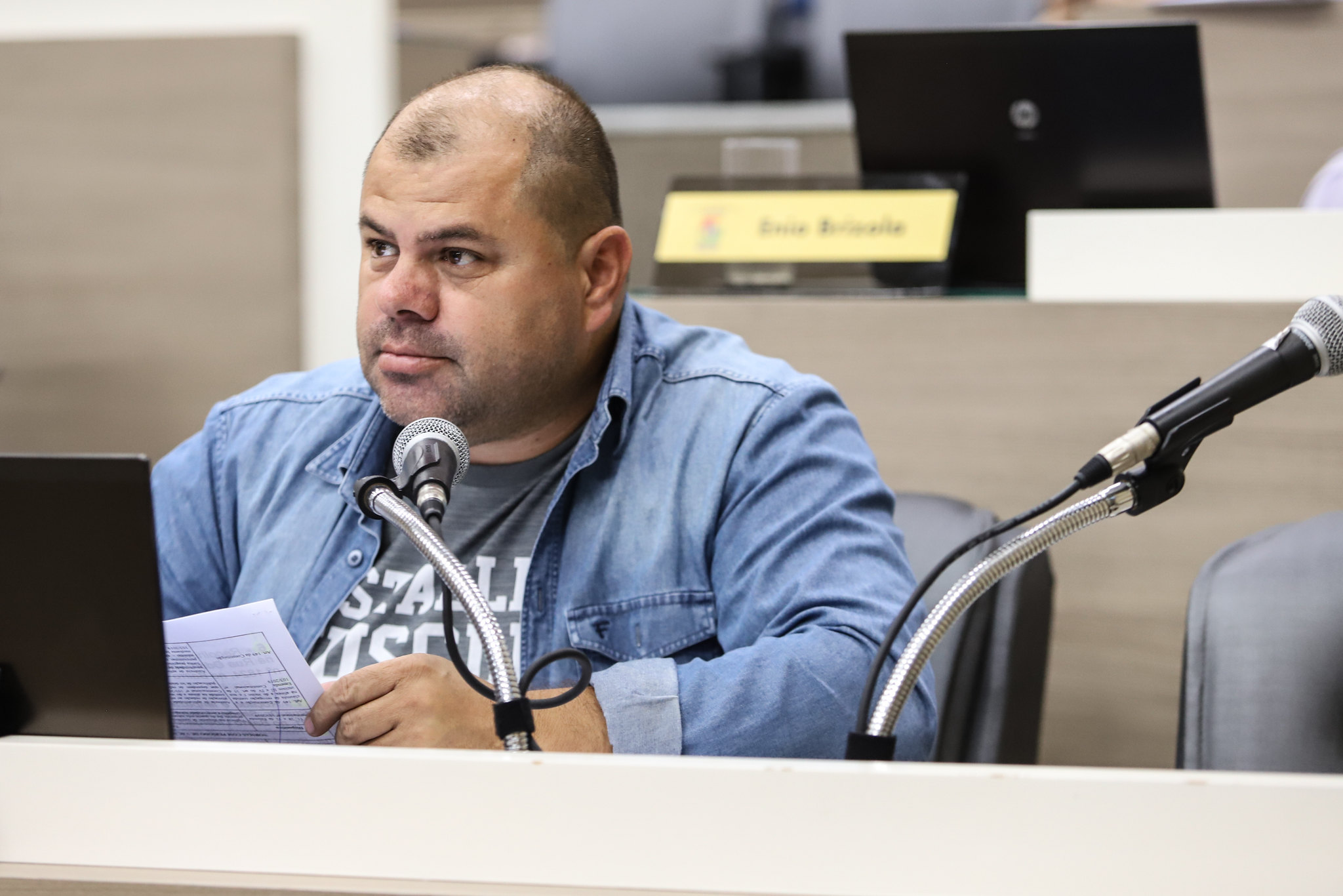 05/05/2020 - Fernando Lourenço demanda conserto de infiltração na rua Santo André