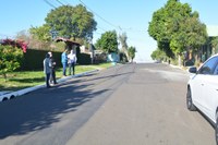 05/06/2020 - Vereador Nor Boeno recebe demanda de morador no bairro Boa Saúde