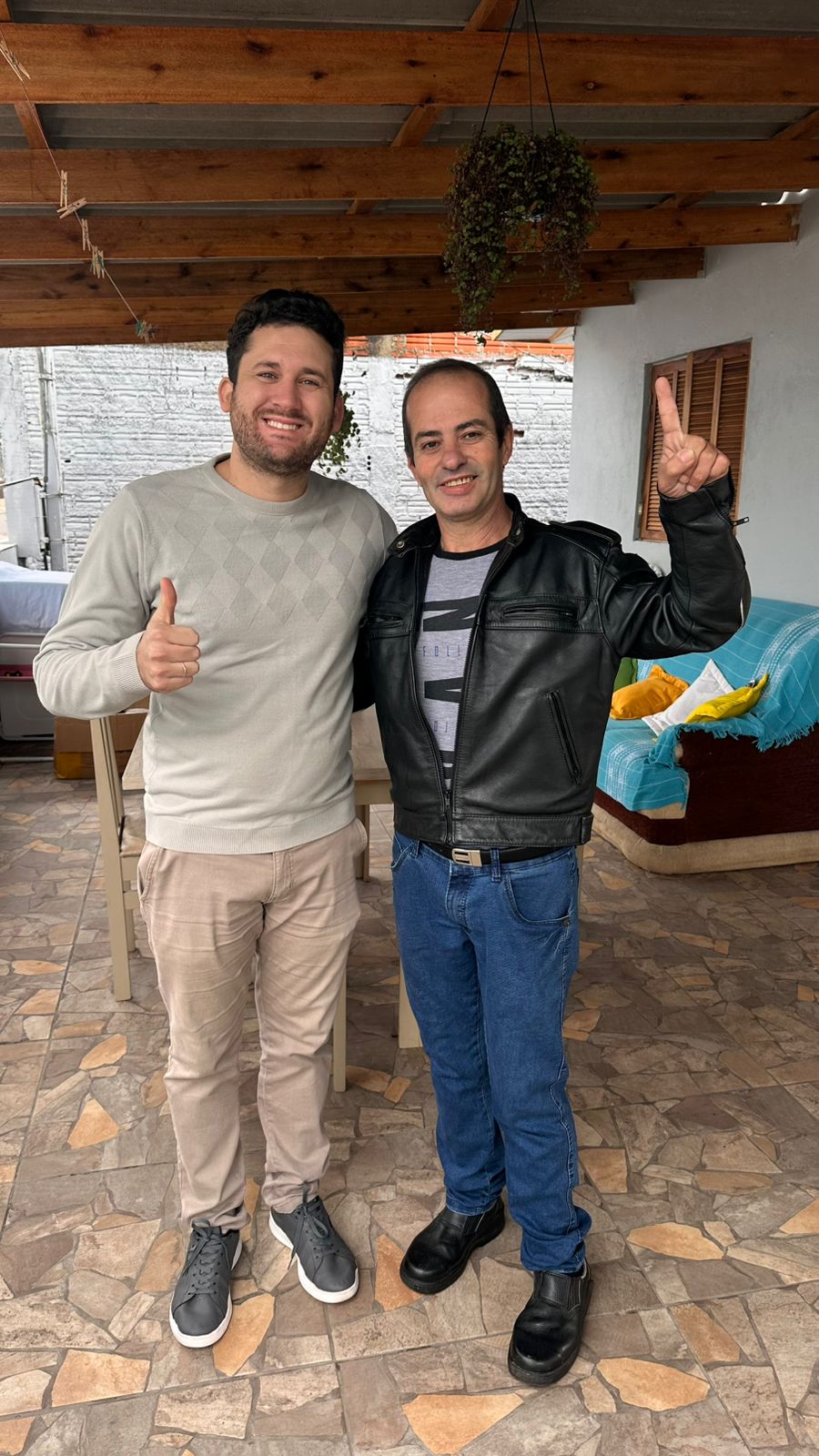 05/06/2025 - Vereador Eliton Ávila recebe demandas do bairro Santo Afonso