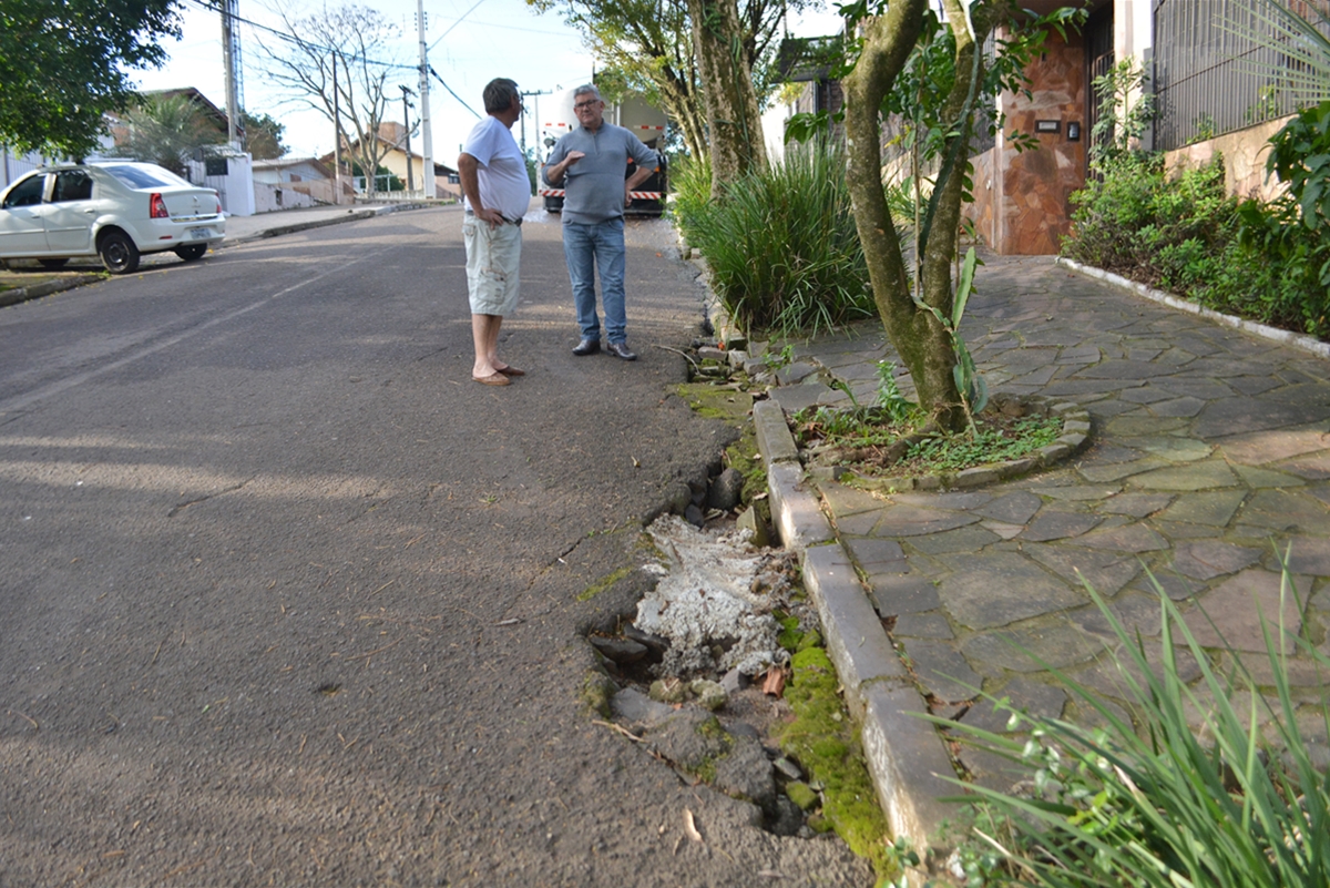 05/07/2019 - Vereador Nor Boeno solicita conserto de infiltração no bairro Liberdade