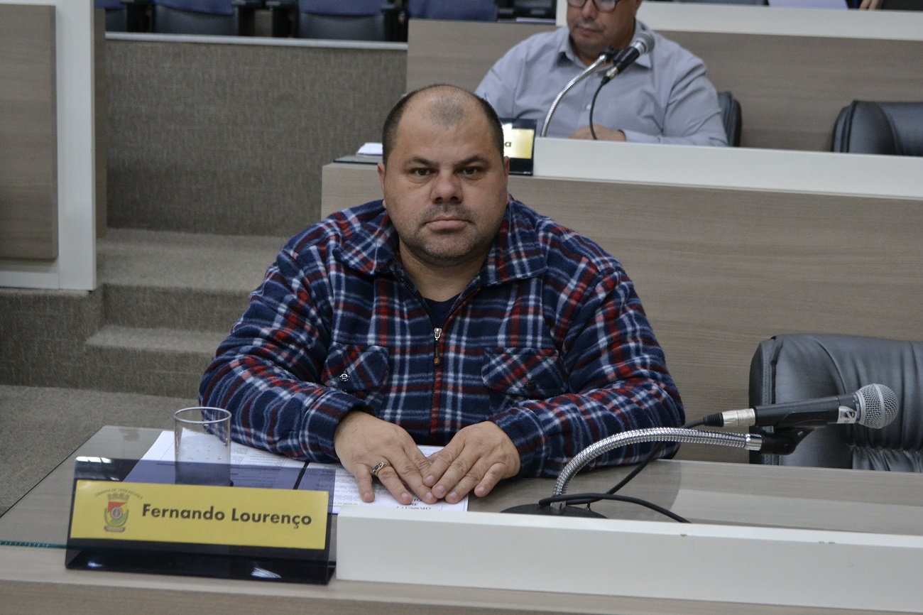 05/08/2019 - Fernando Lourenço solicita conserto de boca de lobo na rua Campo Bom