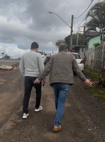 05/08/2025 - Vereador Eliton Ávila ouve moradores do Rincão e cobra recomposição asfáltica