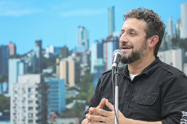 05/09/2018 - Vereador Issur Koch solicita melhorias na praça Waldemar Klippel em Canudos