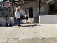 05/11/2025 - Vereador Nor Boeno visita moradores da rua Walter Iserhard, em Canudos