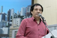 05/12/2019 - Inspetor Luz solicita desentupimento e limpeza de boca de lobo na esquina das ruas Carajá e Oreste Travi