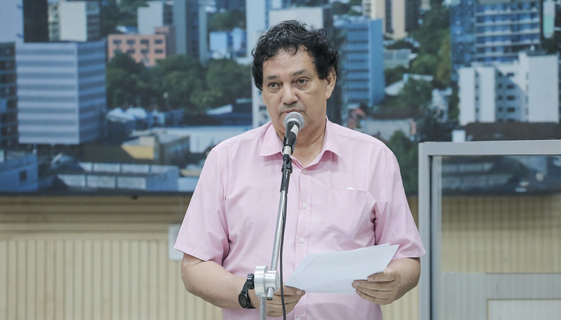 05/12/2019 - Vereador Inspetor Luz solicita conserto do buraco na rua Araribóia