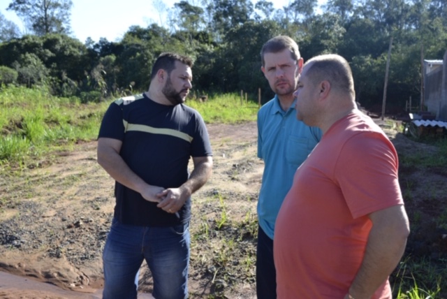 06/05/2019 - Fernando Lourenço solicita colocação de parada de ônibus na estrada do Wallahay em Lomba Grande
