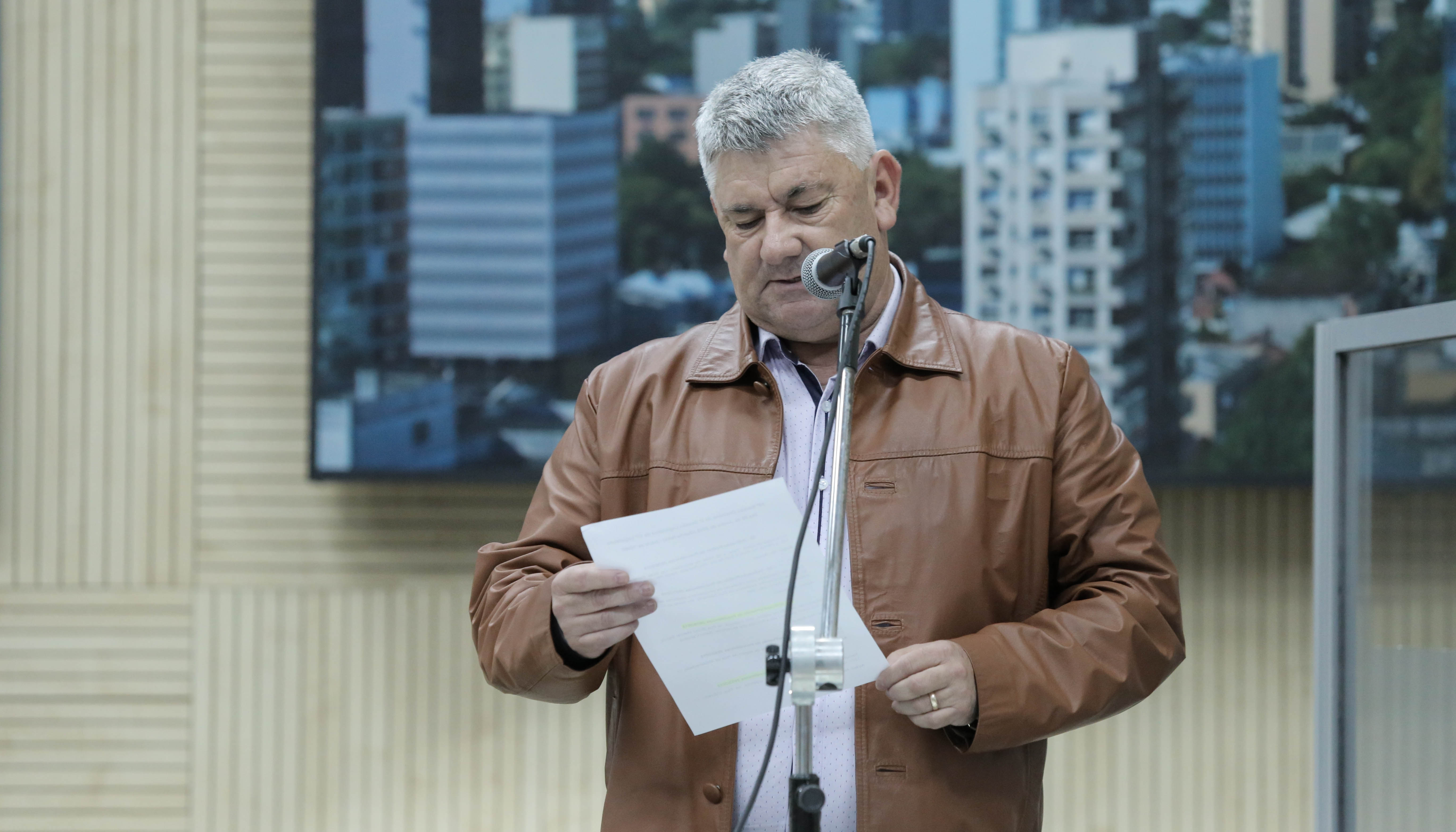 06/06/2018 - Nor Boeno pede substituição de rede de esgoto na rua Bruno Werner Storck