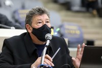 06/07/2021 - Serjão exalta aplicação de lei de sua autoria sobre recuo de faixas de segurança