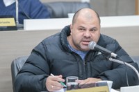 06/09/2019 - Fernando Lourenço pede recolhimento de galhos e entulhos no bairro Canudos