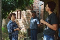 06/10/2017 - Gabinete: Vereador Nor Boeno e Diretoria de Habitação visitam residência às margens do Arroio Pampa