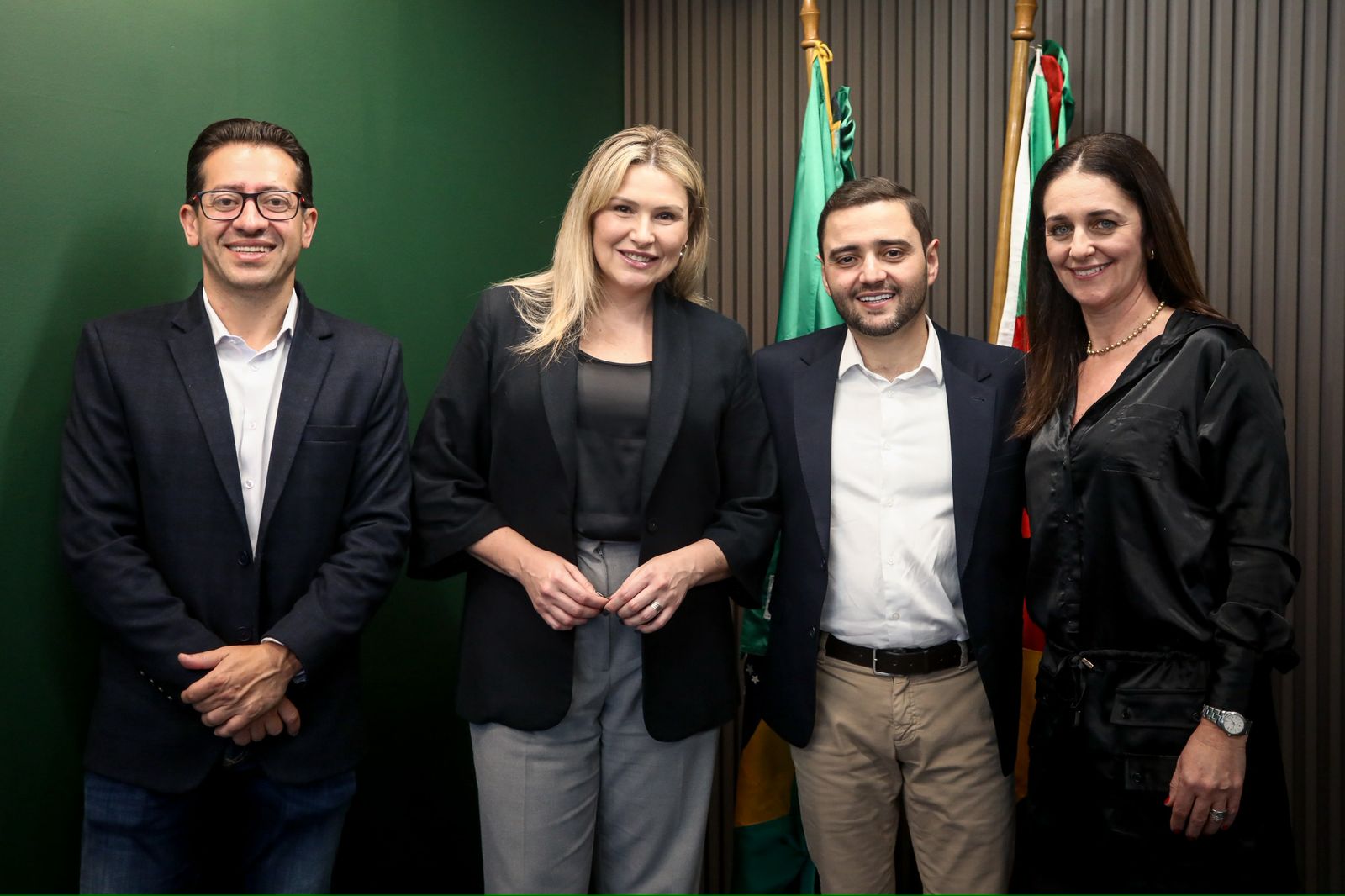 06/10/2025 - Vereadora Daia Hanich participa de reunião com vice-governador em Porto Alegre