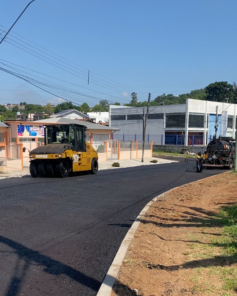 07/02/2023 - Vereador Raizer tem pedido de pavimentação da rua Holanda atendido