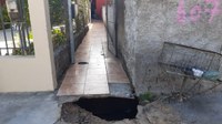 07/04/2020 - Nor Boeno pede conserto de infiltração que ocasionou desabamento de calçada