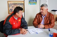 07/06/2018 - Nor Boeno leva pedido de moradores do bairro São José ao secretário de Esporte e Lazer