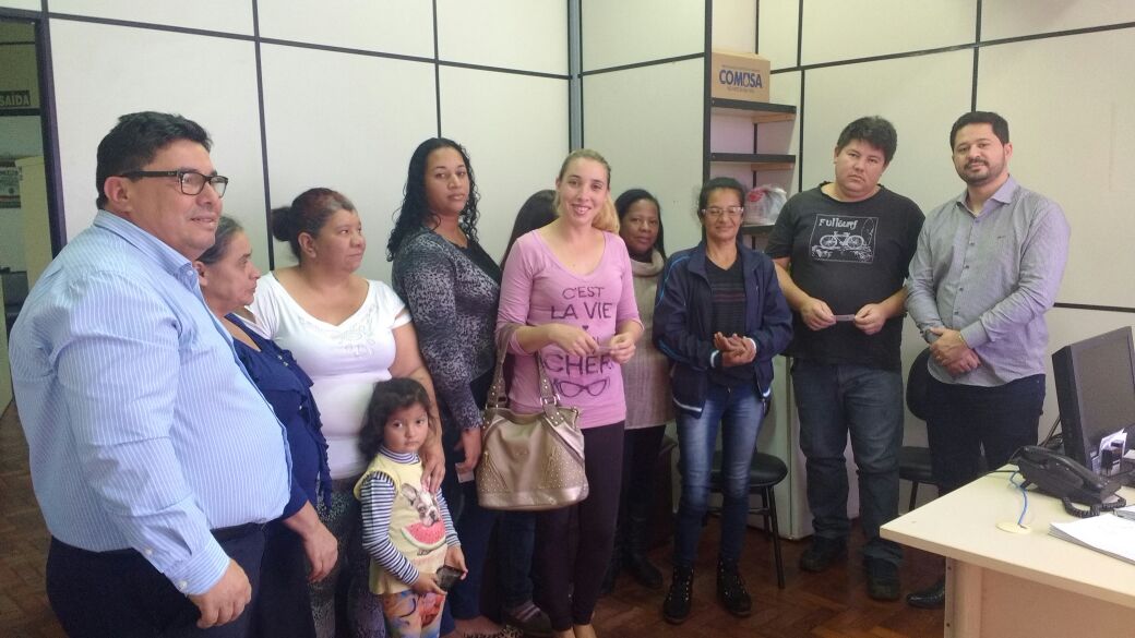 07/07/2017 - Gabinete: Brizola acompanha moradores na solicitação de melhorias ao bairro Boa Saúde