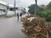 07/08/2025 - Vereador Nor Boeno fiscaliza pontos de descarte irregular na avenida Alcântara