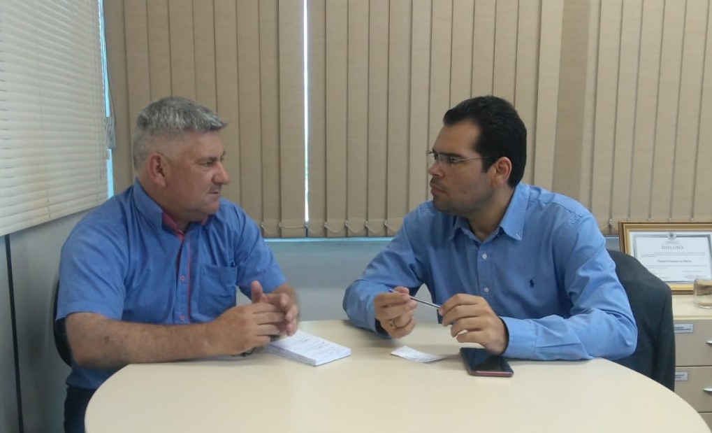 07/12/2018 - Vereador Nor Boeno esclarece dúvidas da comunidade com o secretário de Saúde