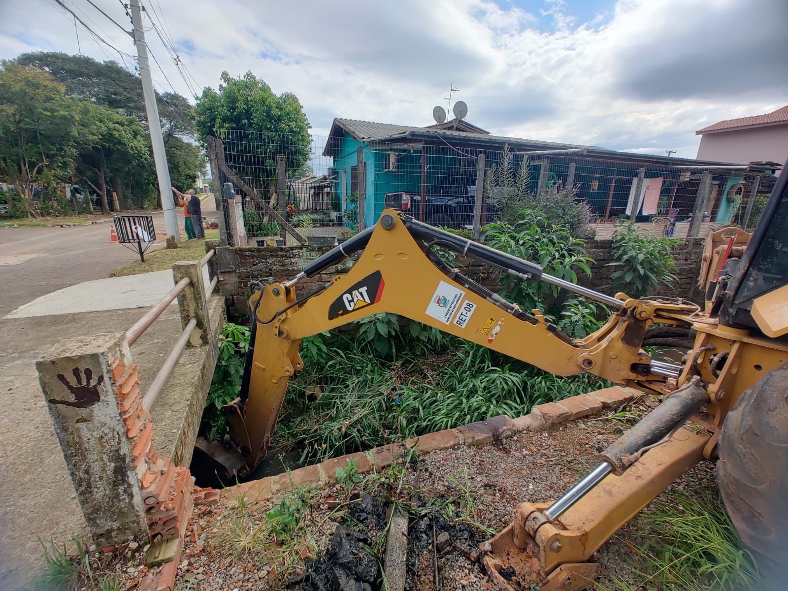 08/05/2026 - Vereador Nor Boeno articula desassoreamento no arroio Peri, localizado na rua Dublin em Canudos
