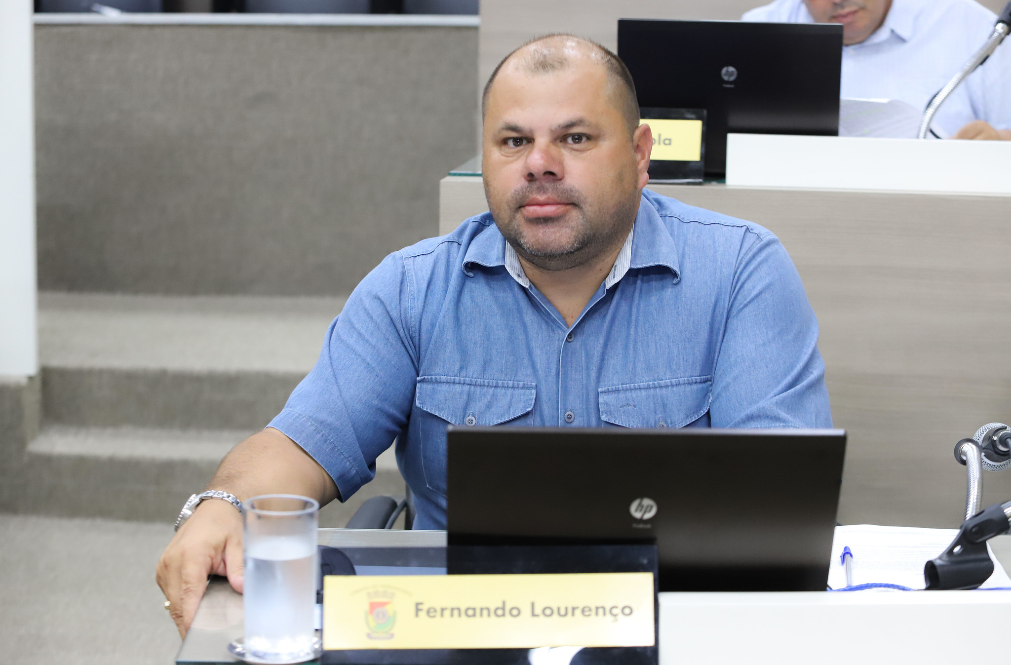 08/06/2020 - Fernando Lourenço requisita recolhimento de galhos na rua Marcílio Dias