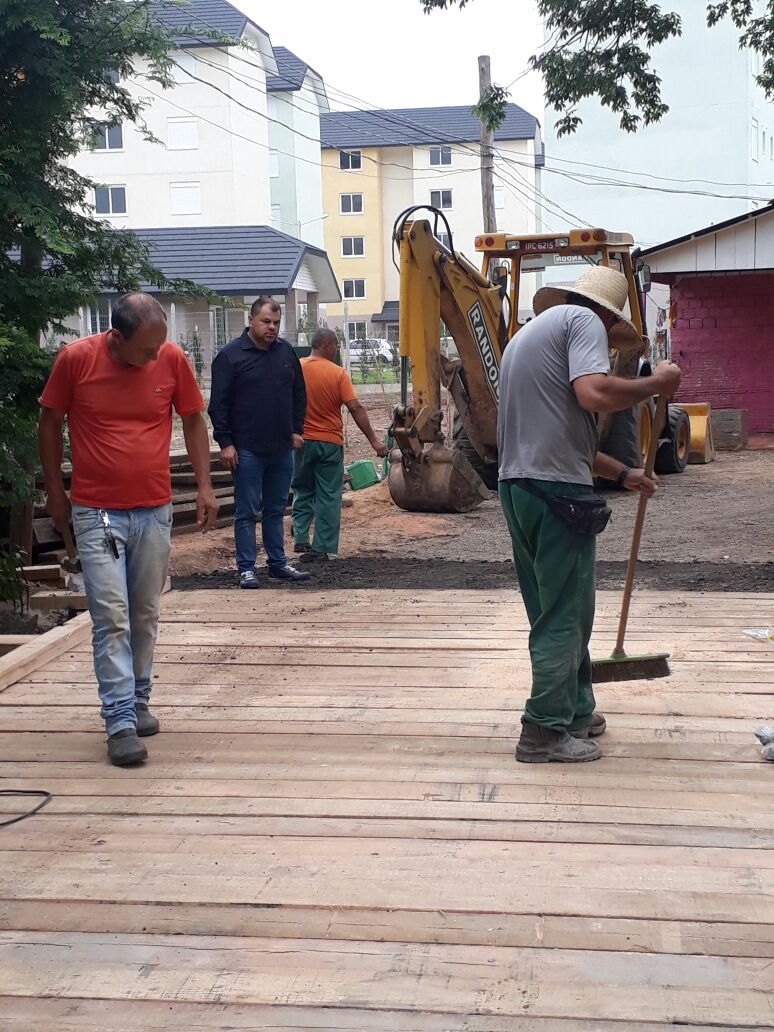 08/11/2017 - Gabinete: Após solicitação de Fernando, ponte é reformada