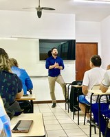08/11/2023 - Vereador Raizer dá aula sobre Saúde Pública para alunos de enfermagem da SEG-NH