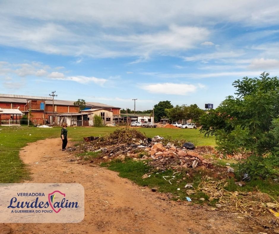 09/03/2022 - Vereadora Lourdes Valim atende chamado da comunidade na Vila das Flores