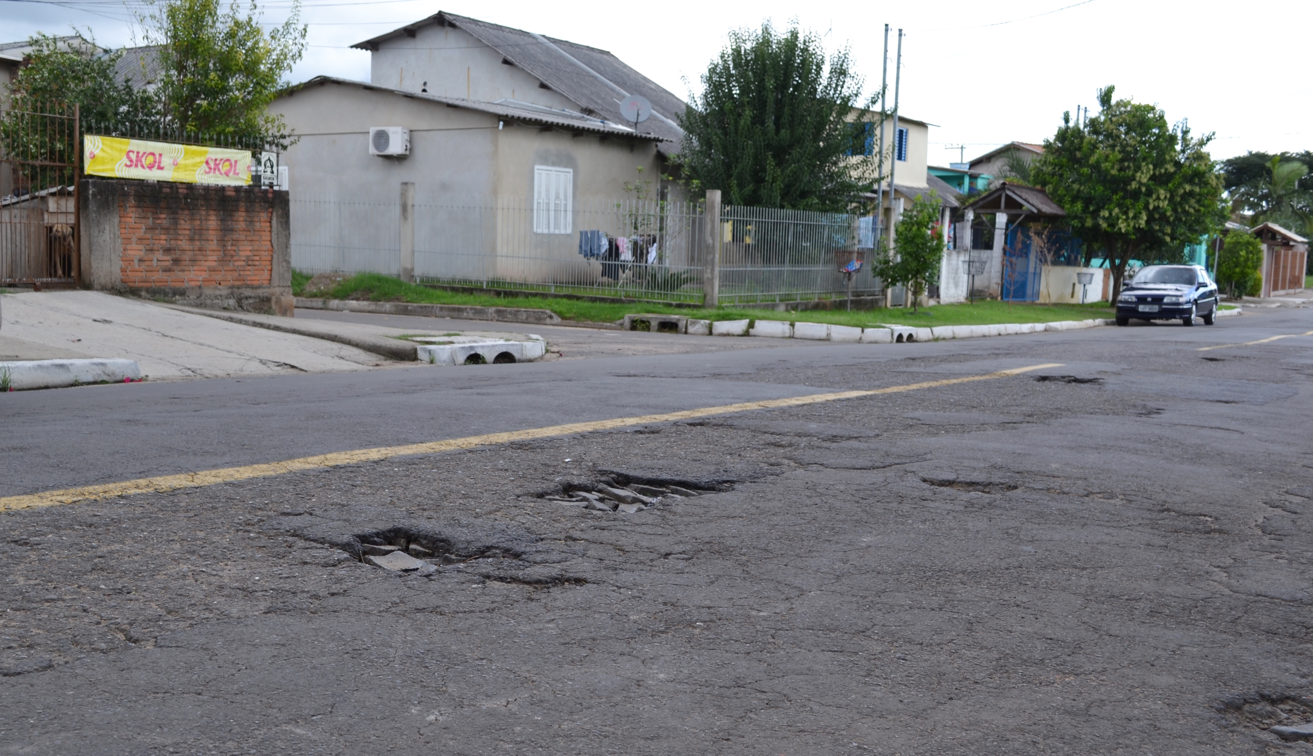 09/04/2018 - Vereador Nor Boeno pede operação tapa-buracos em rua do bairro Santo Afonso