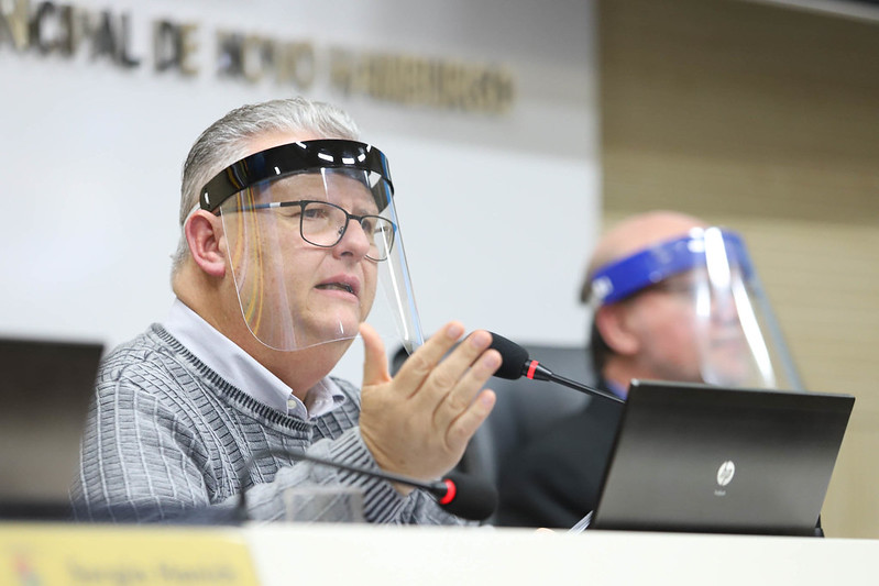 09/06/2020 - Raul Cassel pede troca de lâmpadas pela cidade