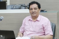 10/03/2020 - Vereador Inspetor Luz solicita colocação de banco em parada de ônibus da rua Valença no bairro São Jorge