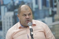 10/07/2019 - Fernando Lourenço demanda recolhimento de galhos no bairro Canudos