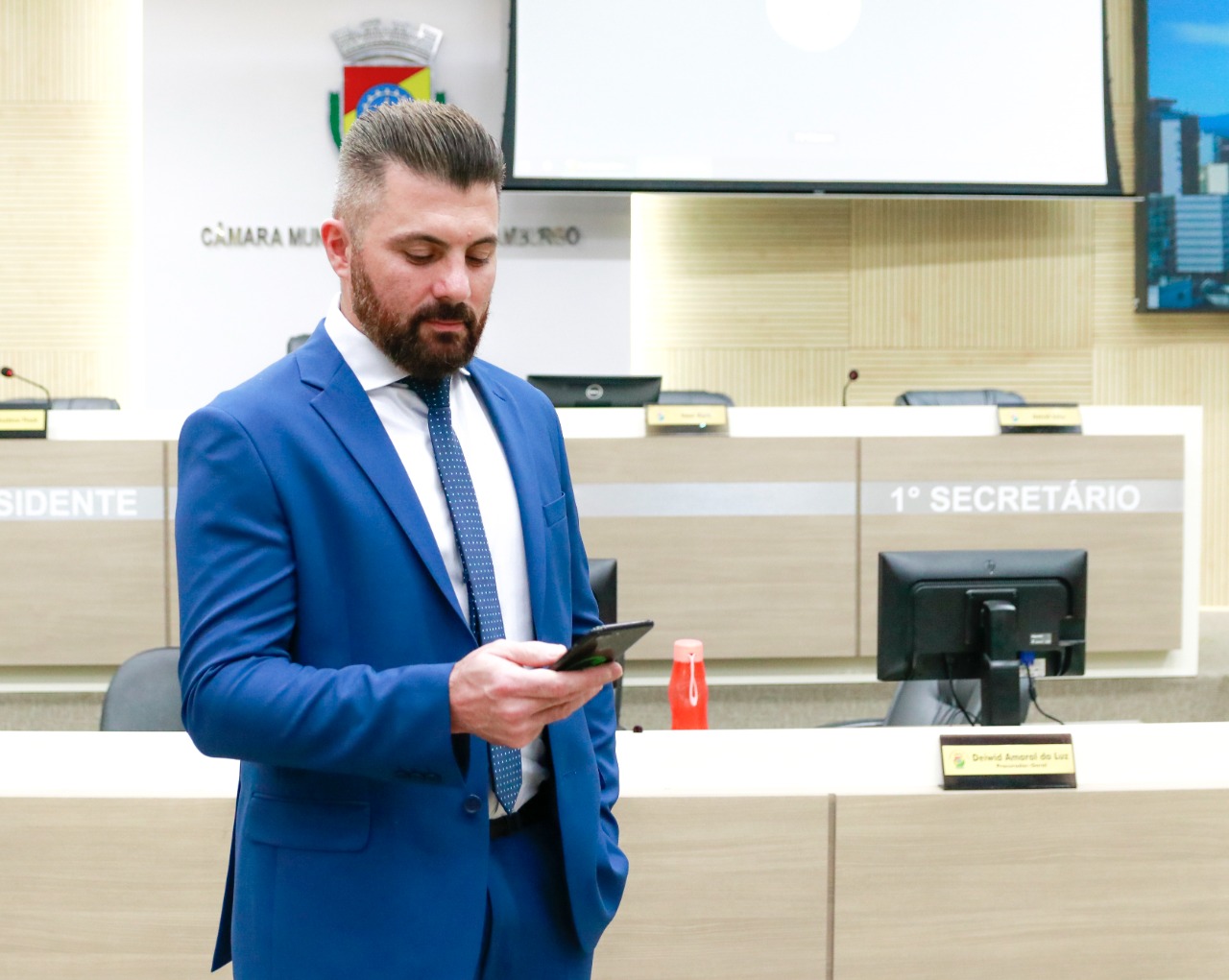 10/11/2021 - Vereador Gustavo Finck apresenta Lei para agilizar a implementação do 5G em Novo Hamburgo