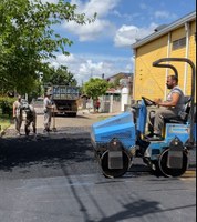 10/11/2021 - Vereador Raizer tem demanda por asfalto atendida em Canudos