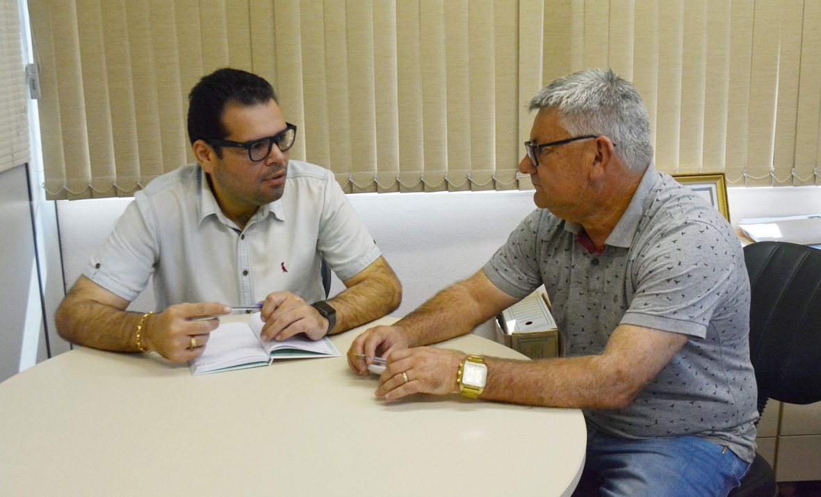 11/02/2019 - Vereador Nor Boeno esclarece dúvidas da comunidade com o secretário de Saúde do Município 