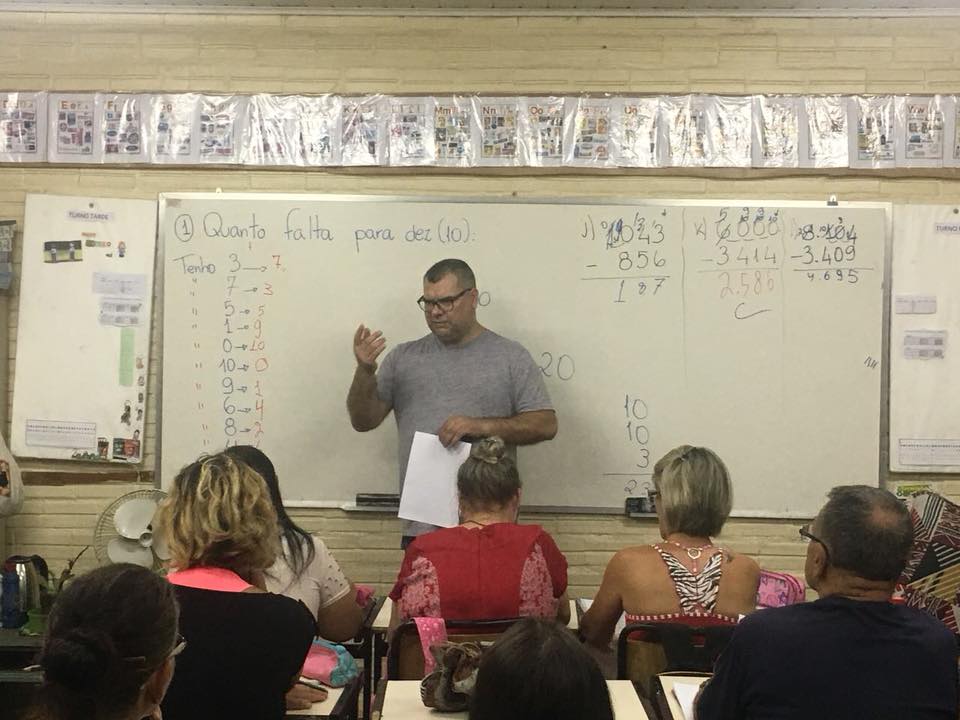 11/04/2018 - Vereador Enfermeiro Vilmar palestra a respeito dos malefícios do cigarro na Escola Salgado Filho