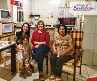 11/04/2022 - Vereadora Lourdes Valim visita família no bairro Canudos