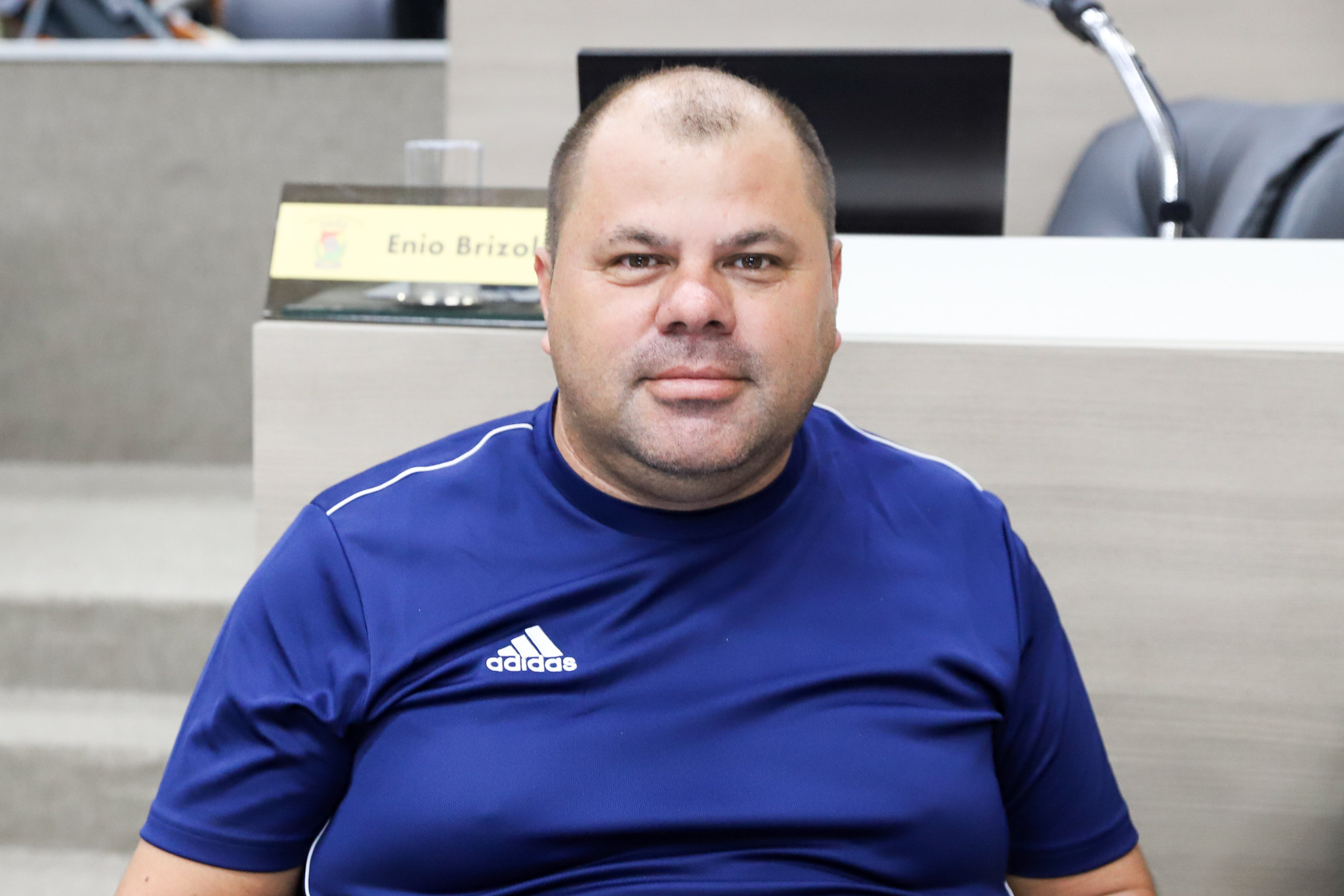 11/05/2020 - Fernando Lourenço demanda troca de lâmpada na rua Ângelo Provenzano