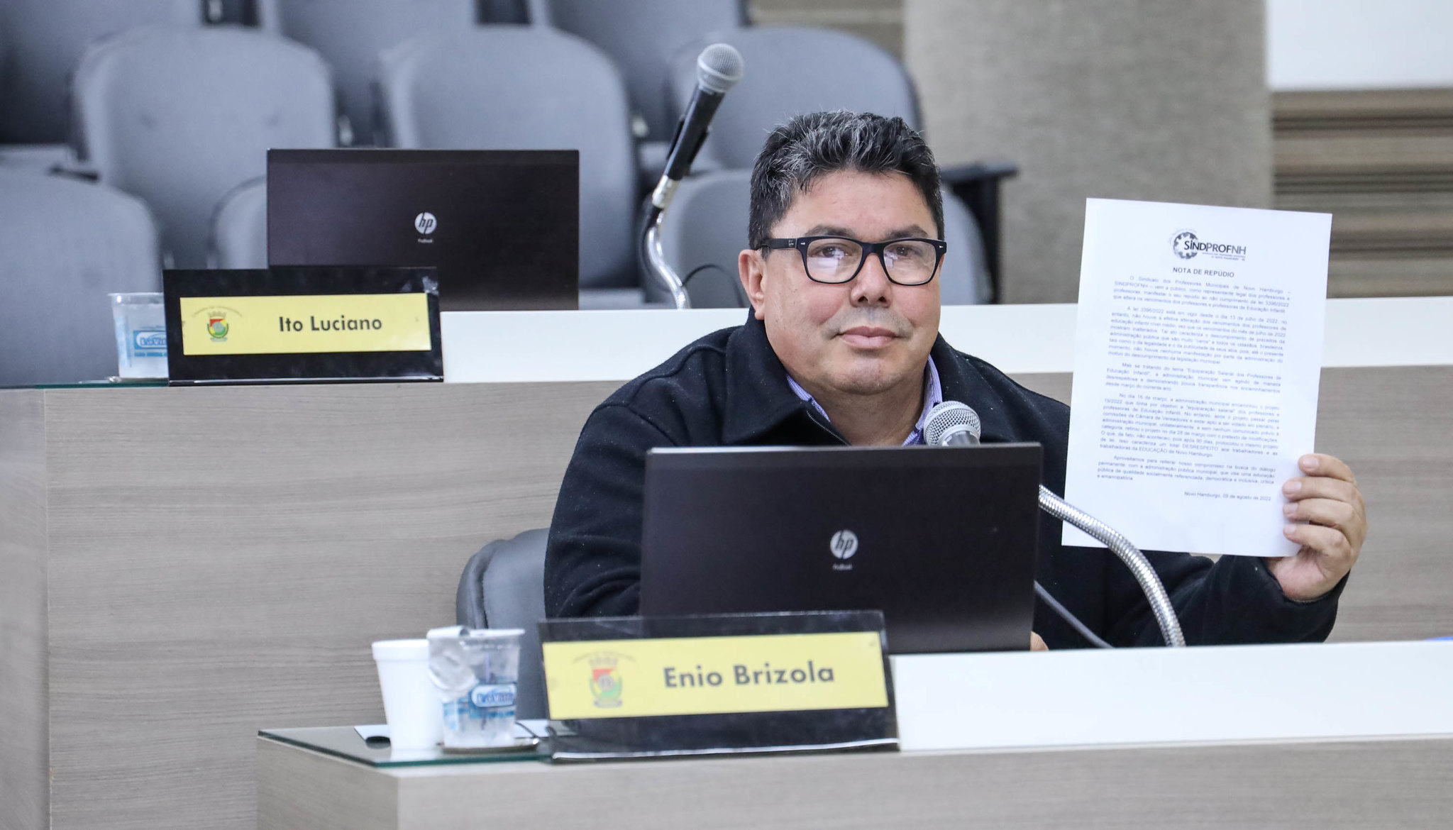 11/08/2022 - Vereador Brizola quer informações sobre cumprimento de lei que equipara salário dos professores da educação infantil