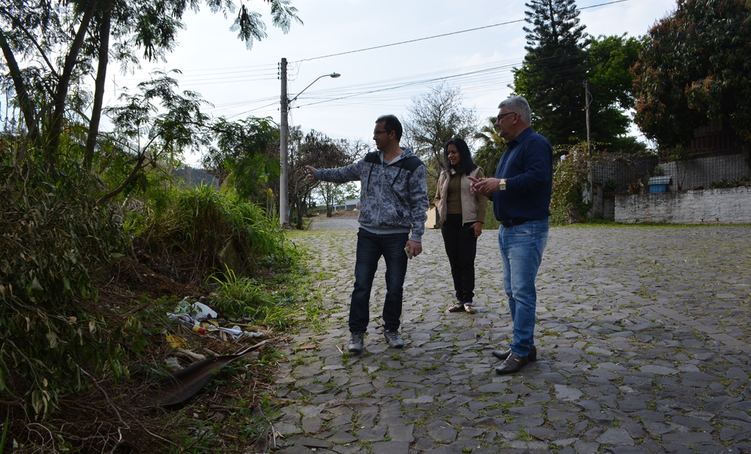 11/09/2019 - Vereador Nor Boeno conversa com moradores do bairro Petrópolis e encaminha demandas 