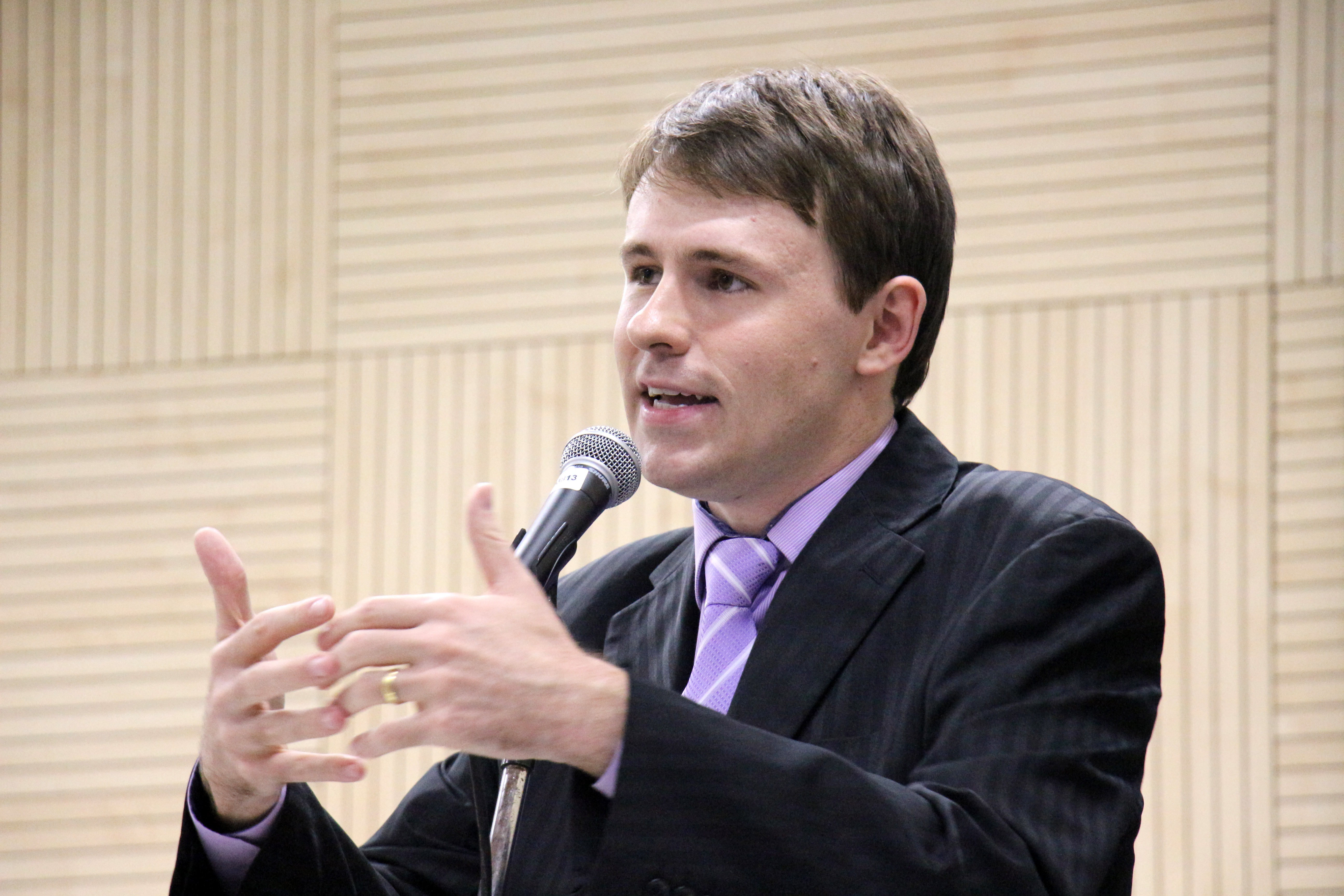 12/05/2017 – Gabinete: Felipe Kuhn Braun encaminha 11 pedidos de providência nesta semana