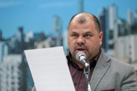 12/05/2020 - Vereador Fernando Lourenço solicita hidrojateamento na rua Bananal