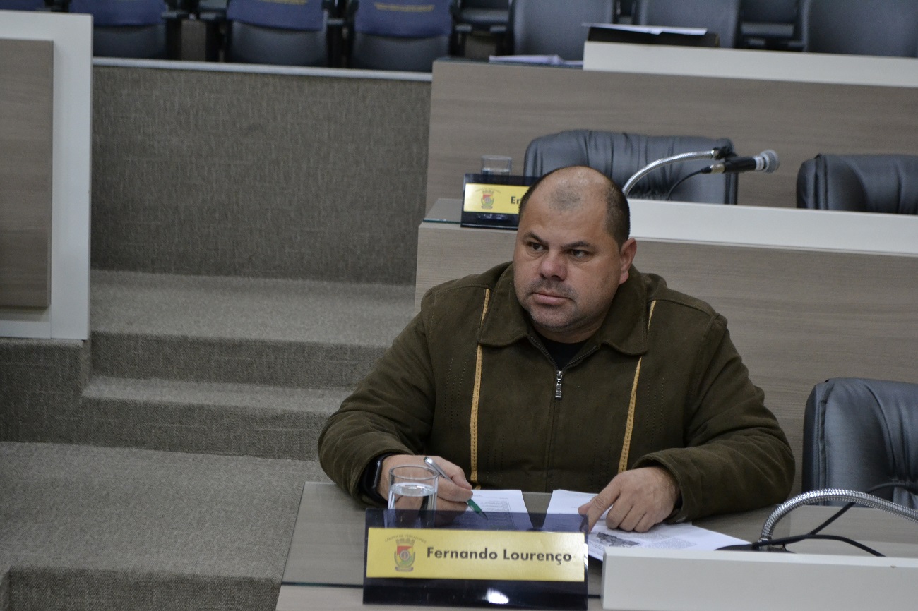 12/08/2019 - Fernando Lourenço demanda manutenção da iluminação no bairro Canudos