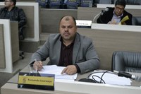 12/09/2019 - Fernando Lourenço demanda operação tapa-buracos na rua Londres