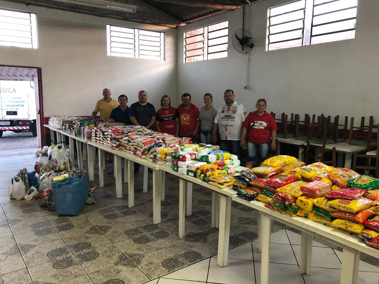 12/12/2018 - Mais de uma tonelada de alimentos é arrecadada durante festa alusiva ao aniversário do Clube Atlético Veterano