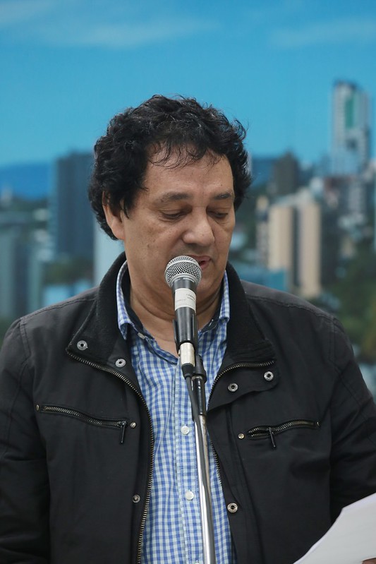 12/12/2019 - Vereador Inspetor Luz solicita conserto do buraco na rua Augusto Jung