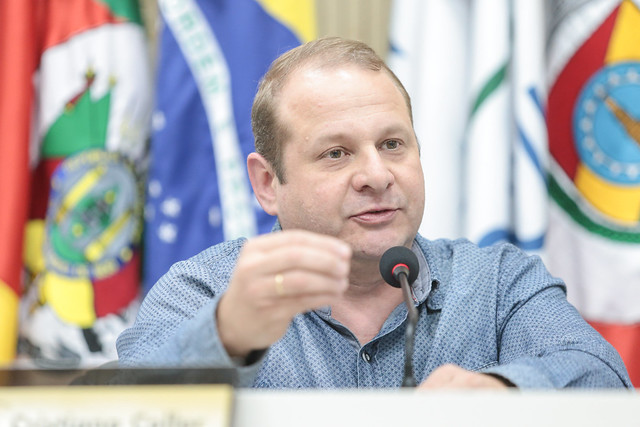 13/09/2019 - Cristiano Coller solicita instalação de quebra-molas no bairro São José