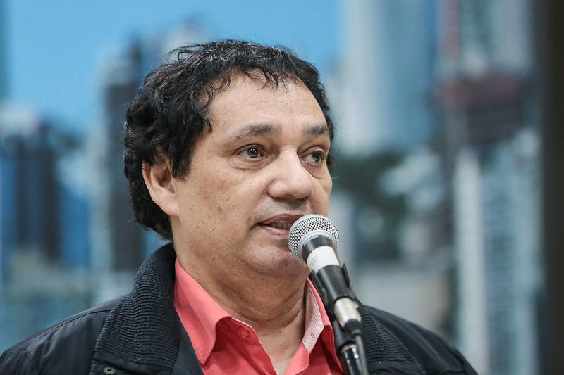 13/12/2019 - Vereador Inspetor Luz solicitou substituição de lâmpada na avenida Nações Unidas