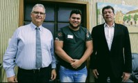 14/02/2019 - Serjão recebe visita de colega de partido de Portão