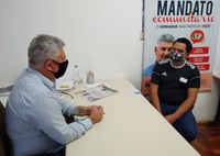 14/05/2020 - Vereador Nor Boeno recebe líder comunitário do bairro Canudos